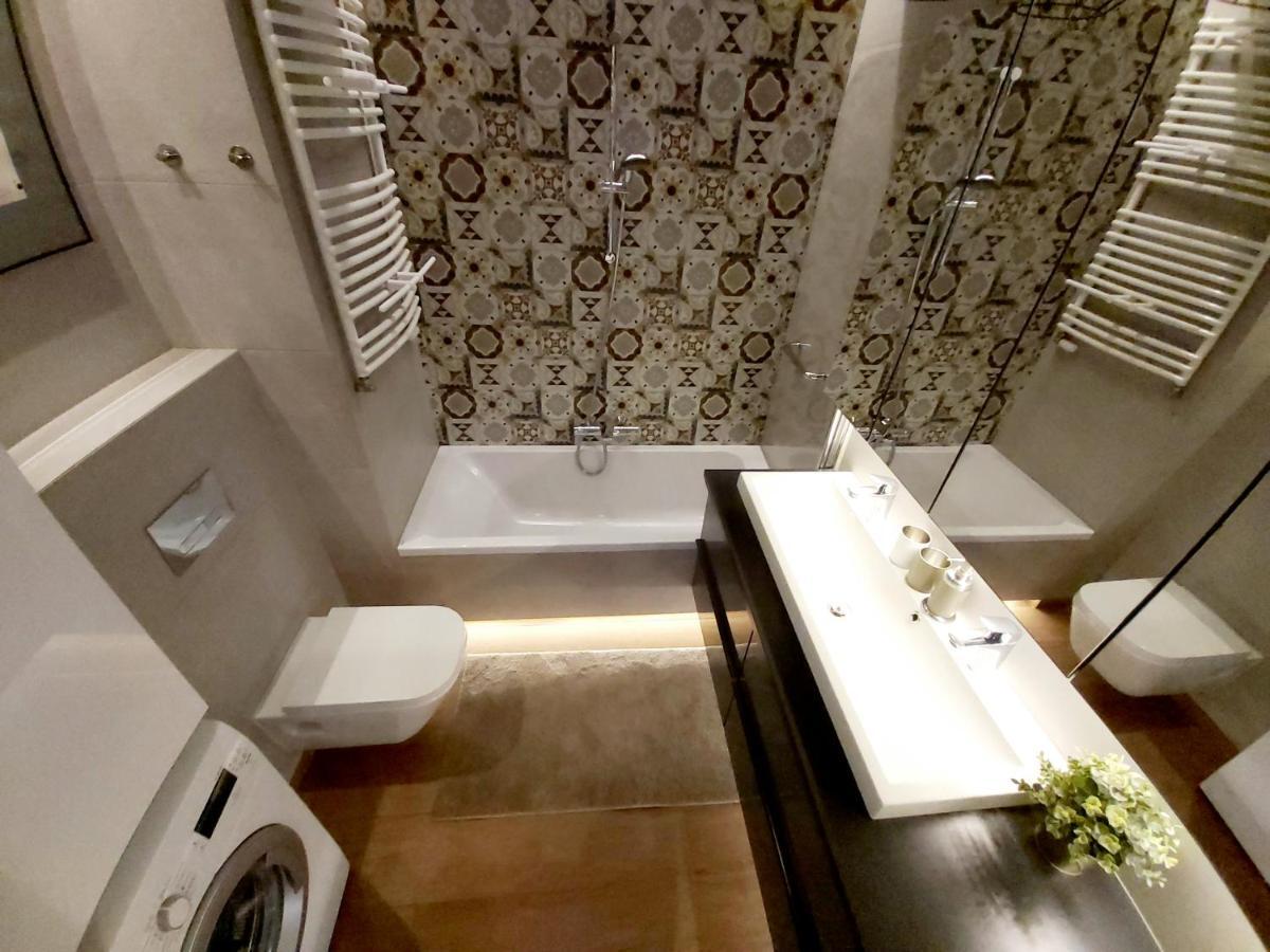 Siedmiogrodzka - Most Handy Location, Aircon & Garage Free Varsovia Exterior foto